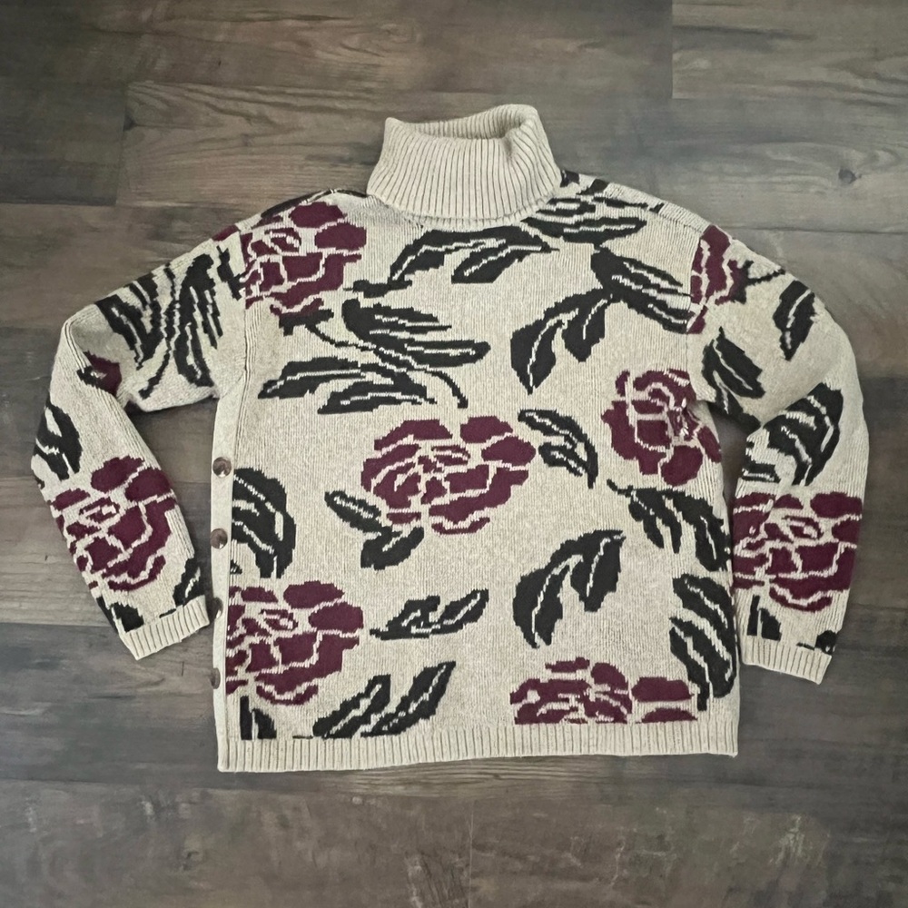 Lot of 6 Stylish Women's Sweaters and Tops - Picture 6 of 14